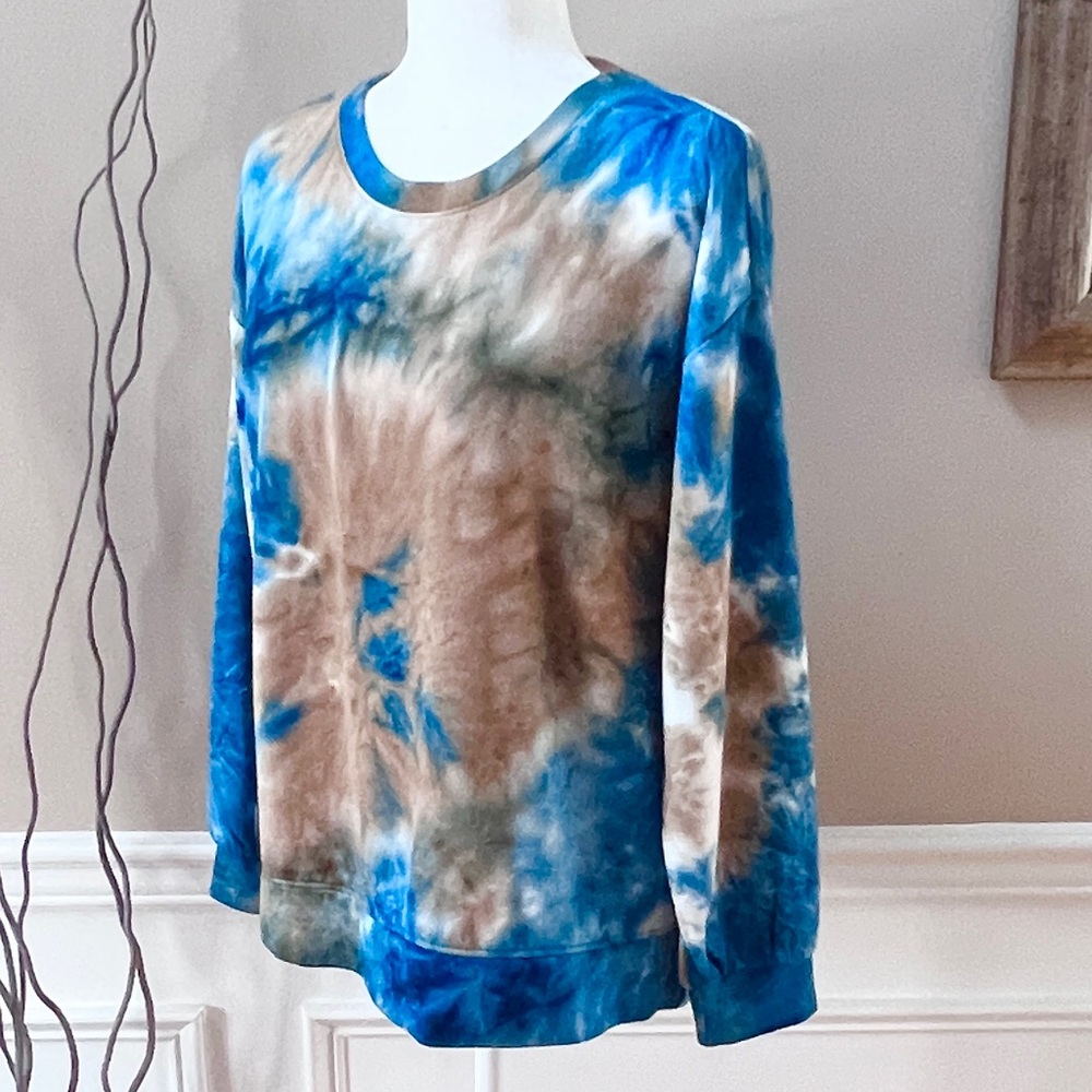 NWT Greige Tie Dye Long Sleeved Soft High Low Top/Sweatshirt Size M